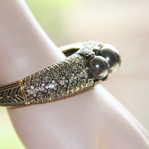 Heidi Daus Swarovski Pearl and Crystal Hinged Oval Bangle - Picture 9 of 12